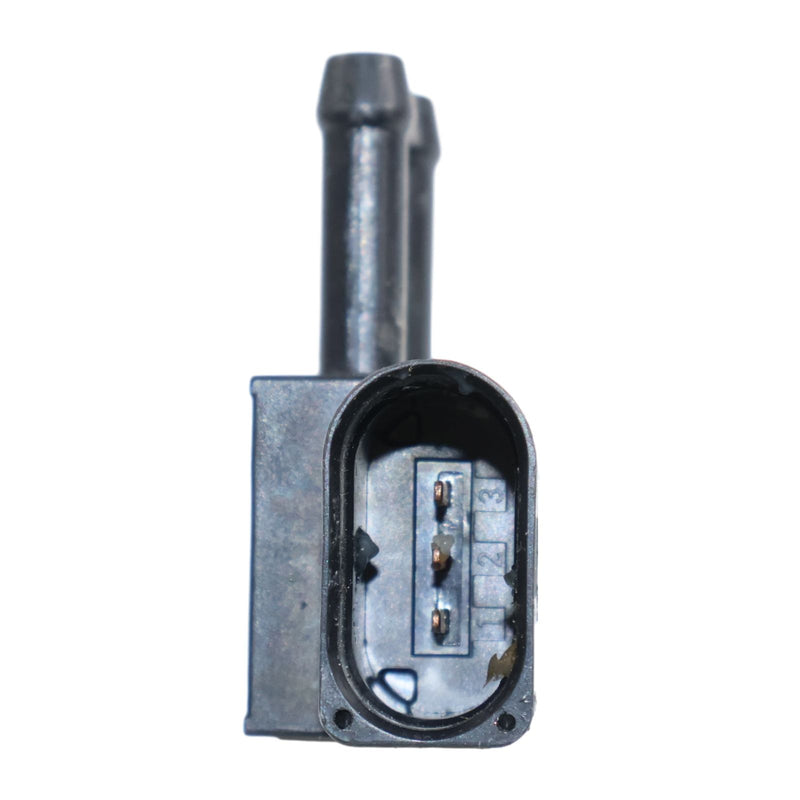 Intake Air Pressure Sensor 1J520-18600 1J520-18601 for Kubota Engine D1803 V1505 V2403 V2607 V3307 V3800 Tractor L3301F L3301H